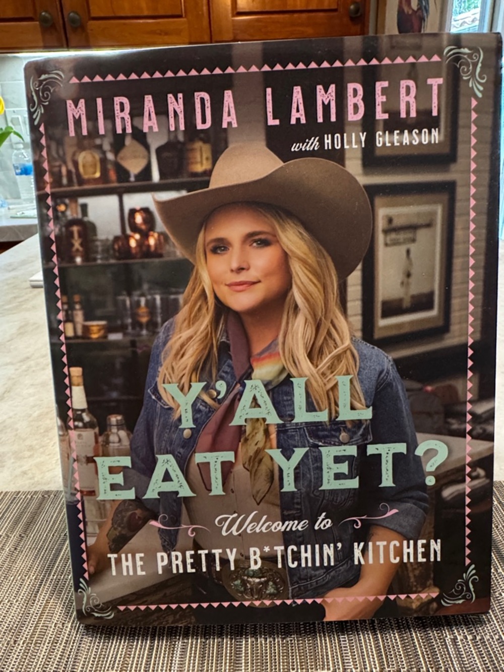Miranda Lambert Y'all Eat Yet? Cookbook -m